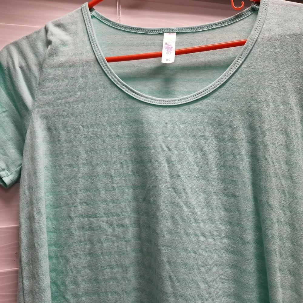 NWT LulaRoe Classic T XS - Picture 3 of 5